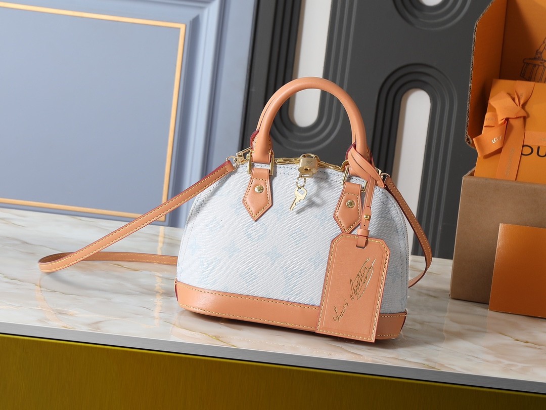 55F95868-C572-B566-1568-2816546E3BFF L X V ALMA BB M27526/M28272 23.5x17.5zx11.5cm(Multiple colors) - Image 1