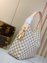 L X V Shoulder bag/handbag - Image 2