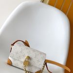 L X V STEAMER Bag M14923 18x11x6.5cm