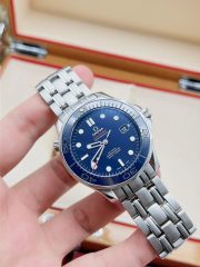 OMG Seamaster 300m Blue Replica - Image 4