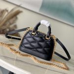 L X V Handbag 18x12x8cm