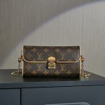 L X V Pochette Clle M13566 11x6x20.5cm