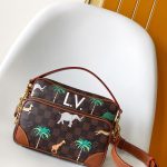 L X V X THE DARJELING LIMITED M14016 Size：25x17.5x11cm