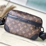 L X V  Messenger Bags 24x16x8cm