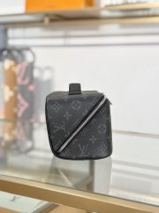 L X V TOILETRY BAG M11508 24x13x13cm - Image 7