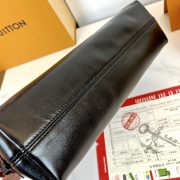 L X V Carryall East West M28160 36x19x0.5cm - Image 9