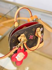 L X V Bag - Image 5