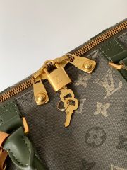 L X V Travelling bag M26959 50X21X28CM - Image 6