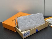 L X V Wallets（Multiple sizes） - Image 3
