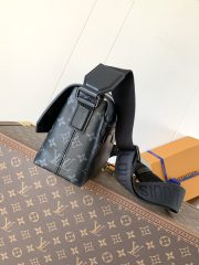 L X V Messenger Bags N46794 28x16x10cm - Image 2