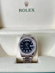 Rolxx Day-Date White Diamond Replica - Image 5