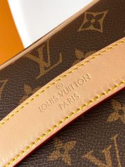 L X V TOILETRY BAG M11750 Size：24x13x13cm - Image 5