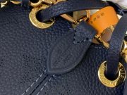 L X V Shoulder bag 22x14x19cm（Multiple colors） - Image 18