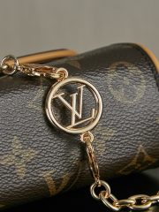 L X V Pochette Clle M13566 11x6x20.5cm - Image 8