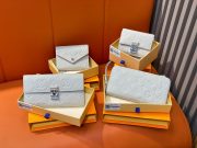 L X V Wallets（Multiple sizes）