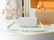 L X V Underarm bag 23.5x12x4.3cm - Image 3