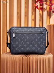 L X V District M46255 Size：26x20x7cm - Image 2