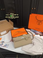Herms Kelly Cut Underarm bag Size：28x15cm