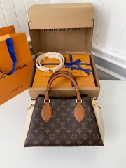 L X V VENDOME  26*18*15cm