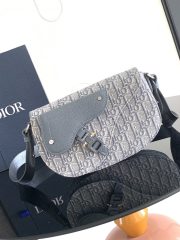 DR Shoulder bag   Size：24*16.5*5.5CM