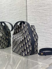 DR Star bucket Bags 24x20x15cm - Image 6