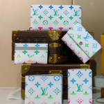 L X V Card holder/Wallets（Multiple sizes）