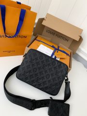 L X V DUO Messenger Bags 26*18.5*5cm - Image 3