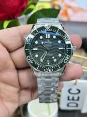 OMG  Seamaster Diver 300M  8800 Diver - Image 3