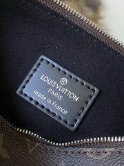L X V Bucket Bags - Image 12