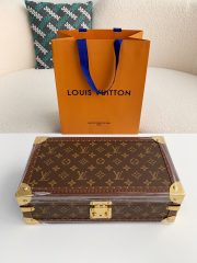 L X V Watch Storage Box Size：34*18*11cm - Image 2