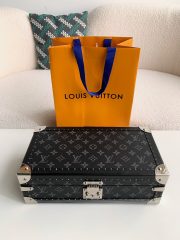 L X V Watch Storage Box Size：34*18*11cm - Image 3