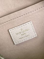 L X V Speedy Bandoulière 20 M46118 Size：20.5x13.5x12cm - Image 9