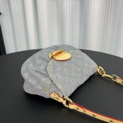 L X V Shoulder bag Size：27x18x3cm - Image 4