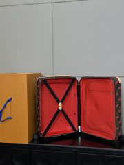 L X V Suitcase Size:55x38x21cm - Image 9