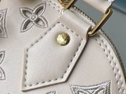 L X V Handbag 23.5x17.5x11.5cm - Image 25