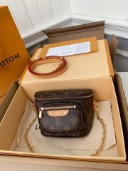 L X V  23  Mini Bumbag 17*12*9.5cm - Image 2
