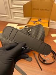 L X V Keepall Bandoulière M40569 45x27x20cm - Image 7