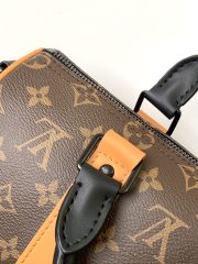 L X V Keepall Bandoulière 25 M46687 Size:25x15x11cm - Image 9