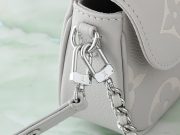 L X V Underarm bag 23.5x12x4.3cm - Image 6