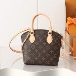 L X V LOCKIT BB Bag M12019 15x19x7cm