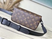 L X V  Messenger Bags Size：22x12x6cm - Image 8