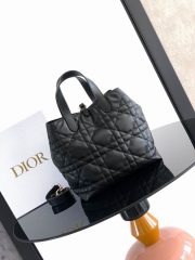 DR Handbag 23x24x16cm - Image 6