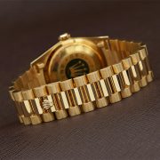 Rolxx Day-Date 40 Gold Replica - Image 7