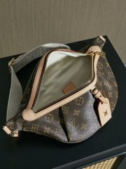 L X V Bumbag Pockets 38x16x8cm - Image 9