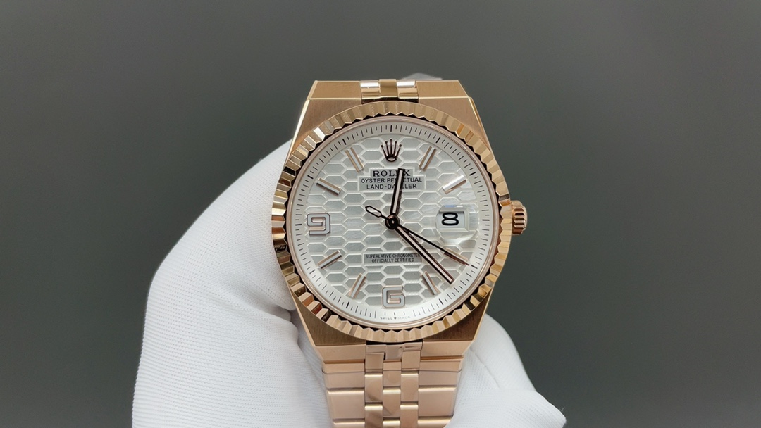 A77C46F1-97CD-7EE5-C5A5-46D20BD3CA00 Rolxx Land-Dweller Size:40mm - Image 1