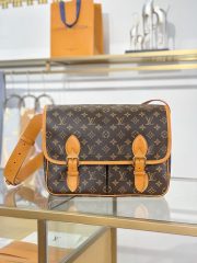 L X V SATCHEL Messenger Bags M14723 35.5x24x12cm - Image 9