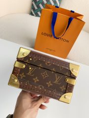 L X V Watch Storage Box Size：34*18*11cm - Image 5