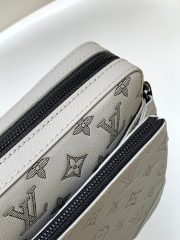 L X V M46603  Size:25*18.5*7CM - Image 3