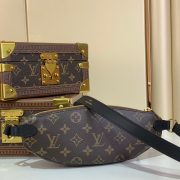 L X V Shoulder bag - Image 3