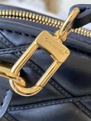 L X V Handbag 23.5x17.5x11.5cm - Image 8